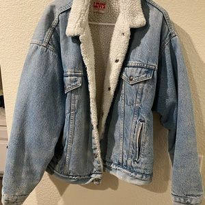 Vintage Levi’s men’s denim jacket